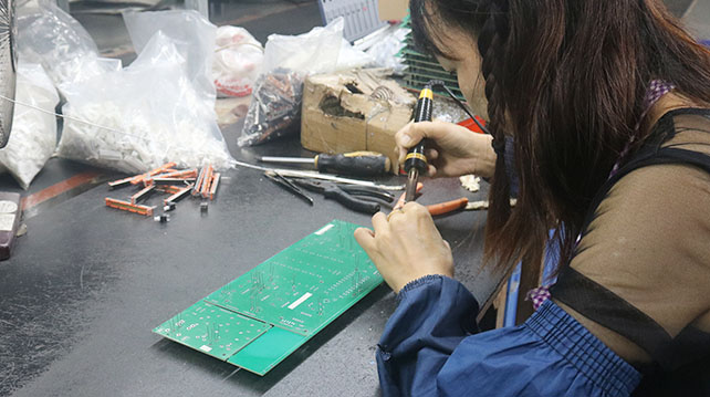 Manufacturer's product line and production cycle - PLC